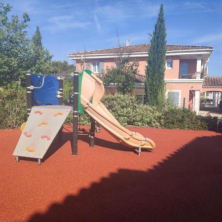 Апартаменти L'Arbois - T2 Avec Piscine Entre Aix Et Marseille Кабріє Екстер'єр фото