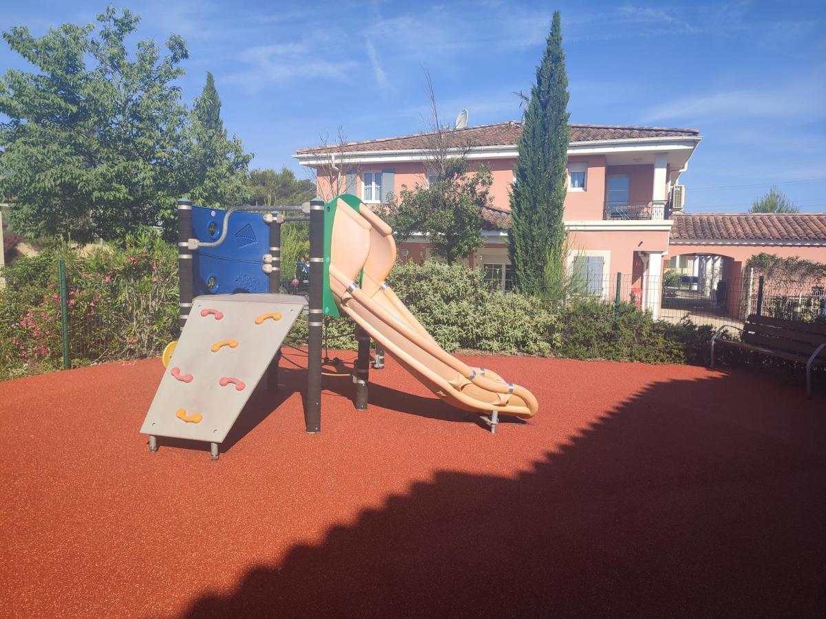 Апартаменти L'Arbois - T2 Avec Piscine Entre Aix Et Marseille Кабріє Екстер'єр фото